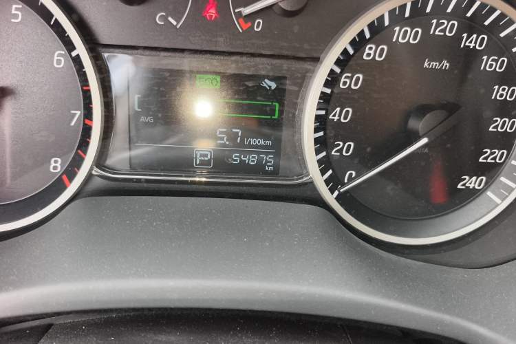 Used Nissan Sylphy 2019 1.6XV CVT Smart Connect Luxury Edition China VI Standard Odometer Close Up