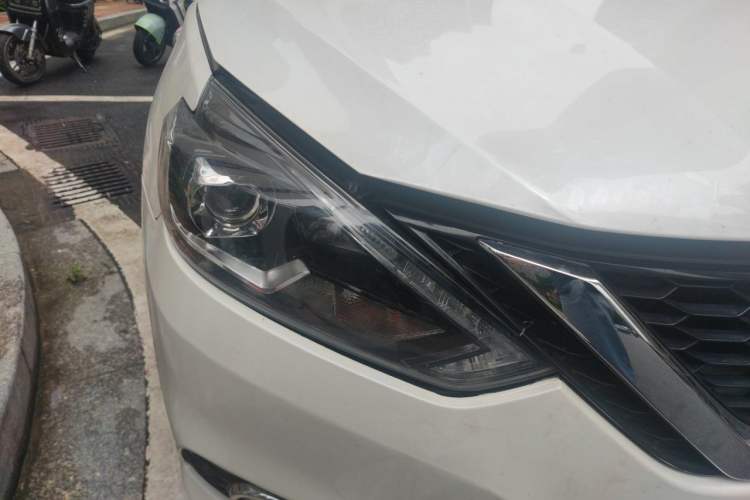Used Nissan Sylphy 2019 1.6XV CVT Smart Connect Luxury Edition China VI Standard Right Front Headlight