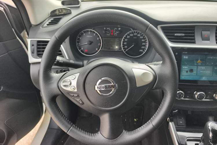 Used Nissan Sylphy 2019 1.6XV CVT Smart Connect Luxury Edition China VI Standard Steering Wheel