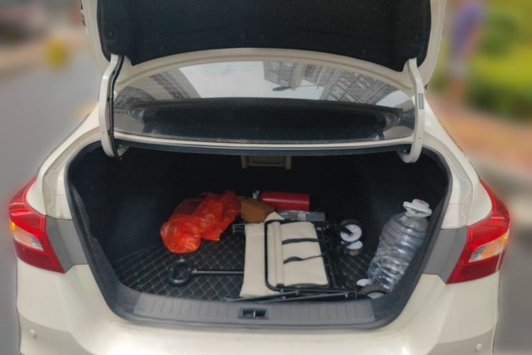 Used Nissan Sylphy 2019 1.6XV CVT Smart Connect Luxury Edition China VI Standard Trunk