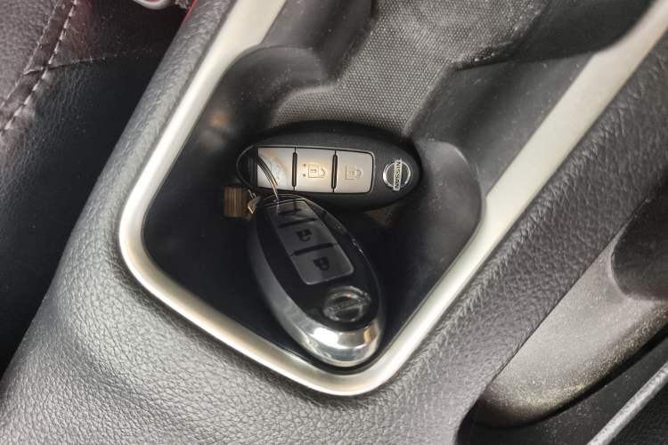 Used Nissan Sylphy 2019 1.6XV CVT Smart Connect Luxury Edition China VI Standard Vehicle Key