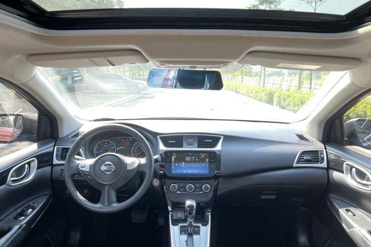 Used Nissan Sylphy 2019 1.6XV CVT Smart Connect Luxury Edition China VI Standard Interior 1