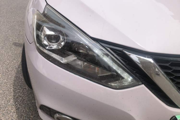 Used Nissan Sylphy 2019 1.6XV CVT Smart Connect Luxury Edition China VI Standard Right Front Headlight