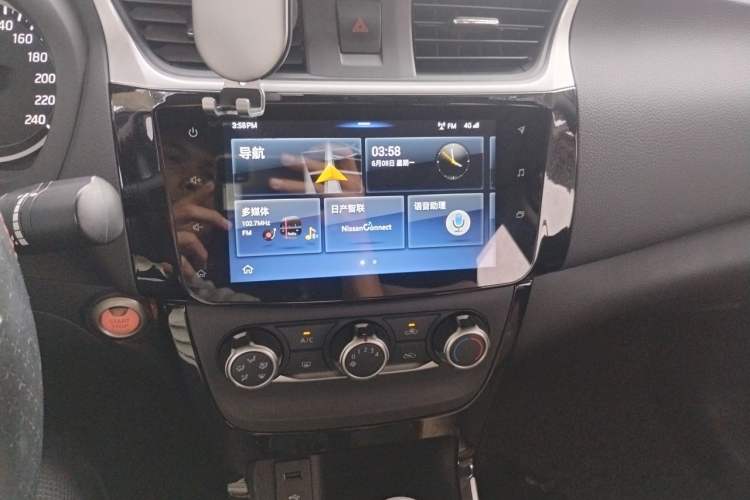 Used Nissan Sylphy 2019 1.6XV CVT Smart Connect Luxury Edition China VI Standard Audio And AC Panel