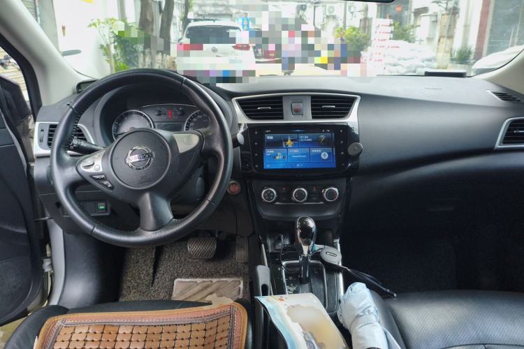 Used Nissan Sylphy 2019 1.6XV CVT Smart Connect Luxury Edition China VI Standard Center Console