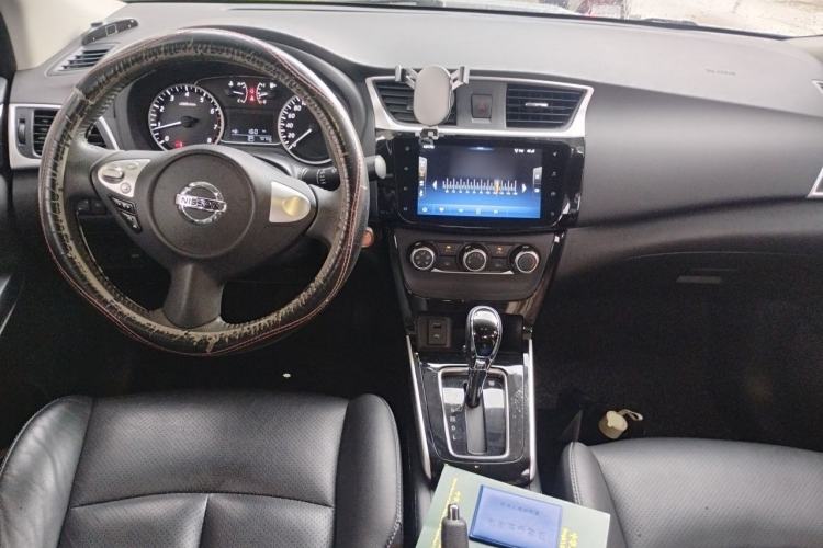 Used Nissan Sylphy 2019 1.6XV CVT Smart Connect Luxury Edition China VI Standard Center Console