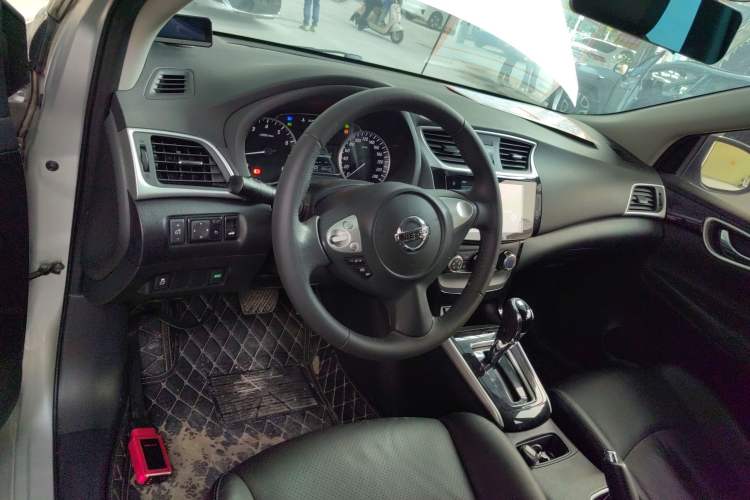 Used Nissan Sylphy 2019 1.6XV CVT Smart Connect Luxury Edition China VI Standard Center Console