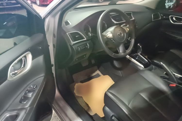 Used Nissan Sylphy 2019 1.6XV CVT Smart Connect Luxury Edition China VI Standard Driver Seat
