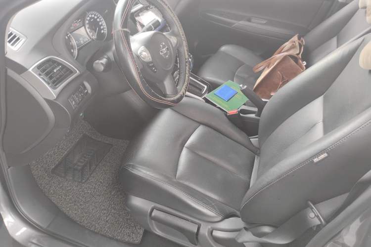 Used Nissan Sylphy 2019 1.6XV CVT Smart Connect Luxury Edition China VI Standard Driver Seat