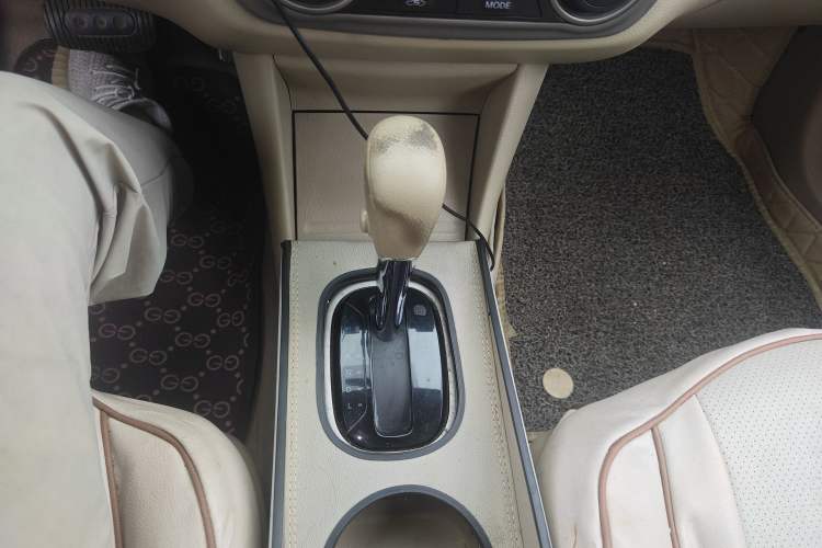 Used Nissan Sylphy 2019 Classic 1.6XE+ CVT SmartConnect Leading Edition Gear Lever