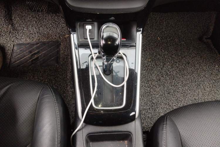 Used Nissan Sylphy 2019 1.6XV CVT Smart Connect Luxury Edition China VI Standard Gear Lever