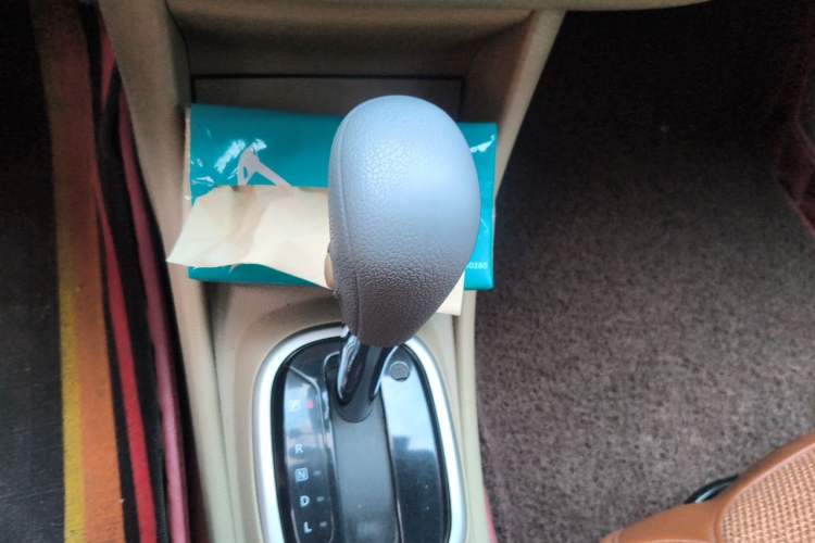 Used Nissan Sylphy 2019 Classic 1.6XE+ CVT SmartConnect Leading Edition Gear Lever