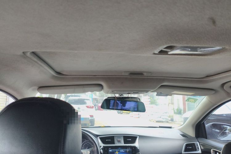 Used Nissan Sylphy 2019 1.6XV CVT Smart Connect Luxury Edition China VI Standard Headliner