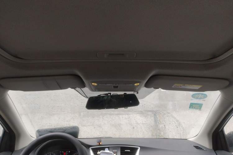 Used Nissan Sylphy 2019 1.6XV CVT Smart Connect Luxury Edition China VI Standard Headliner