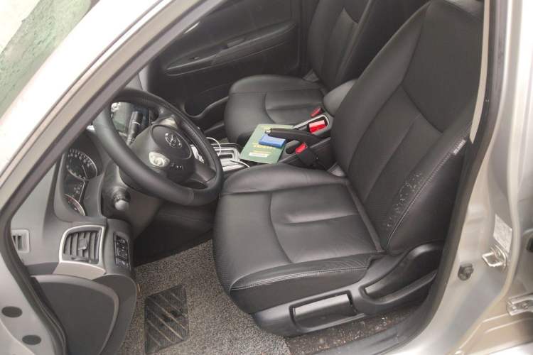 Used Nissan Sylphy 2019 1.6XV CVT Smart Connect Luxury Edition China VI Standard Left Front Seat