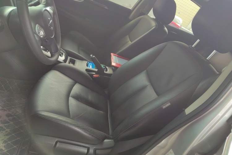 Used Nissan Sylphy 2019 1.6XV CVT Smart Connect Luxury Edition China VI Standard Left Front Seat