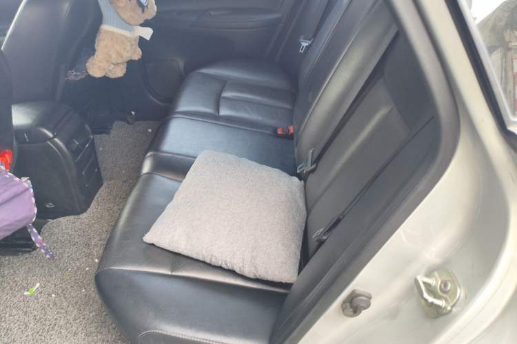 Used Nissan Sylphy 2019 1.6XV CVT Smart Connect Luxury Edition China VI Standard Left Rear Seat
