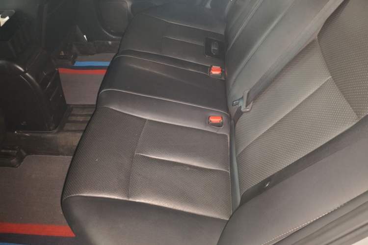 Used Nissan Sylphy 2019 1.6XV CVT Smart Connect Luxury Edition China VI Standard Left Rear Seat