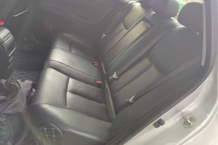 Used Nissan Sylphy 2019 1.6XV CVT Smart Connect Luxury Edition China VI Standard Left Rear Seat