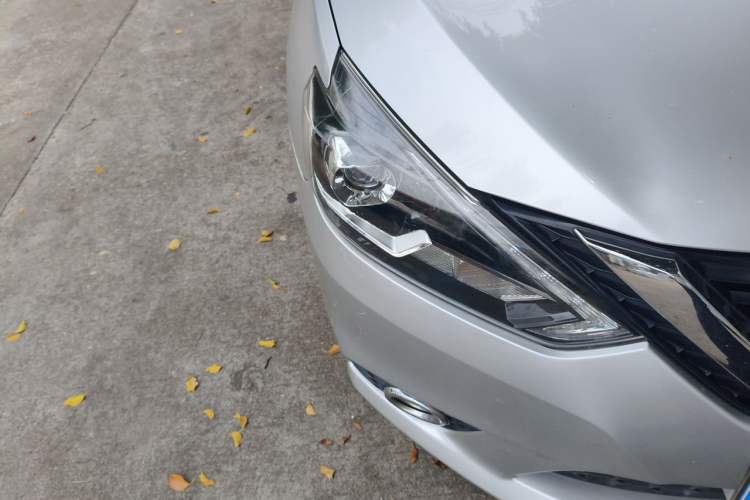 Used Nissan Sylphy 2019 1.6XV CVT Smart Connect Luxury Edition China VI Standard Right Front Headlight