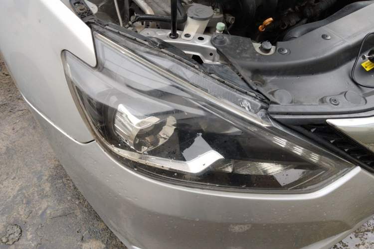 Used Nissan Sylphy 2019 1.6XV CVT Smart Connect Luxury Edition China VI Standard Right Front Headlight