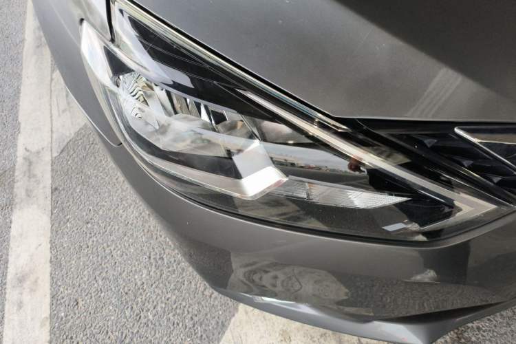 Used Nissan Sylphy 2019 Classic 1.6XL CVT Luxury Edition Right Front Headlight