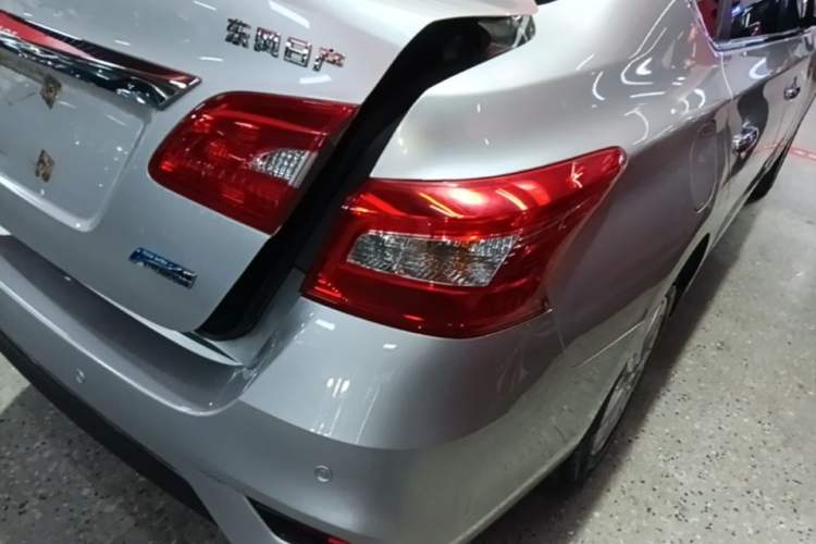 Used Nissan Sylphy 2019 1.6XV CVT Smart Connect Luxury Edition China VI Standard Right Rear Taillight