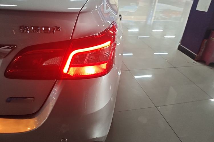 Used Nissan Sylphy 2019 1.6XV CVT Smart Connect Luxury Edition China VI Standard Right Rear Taillight