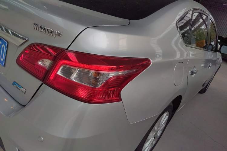 Used Nissan Sylphy 2019 1.6XV CVT Smart Connect Luxury Edition China VI Standard Right Rear Taillight