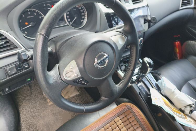 Used Nissan Sylphy 2019 1.6XV CVT Smart Connect Luxury Edition China VI Standard Steering Wheel