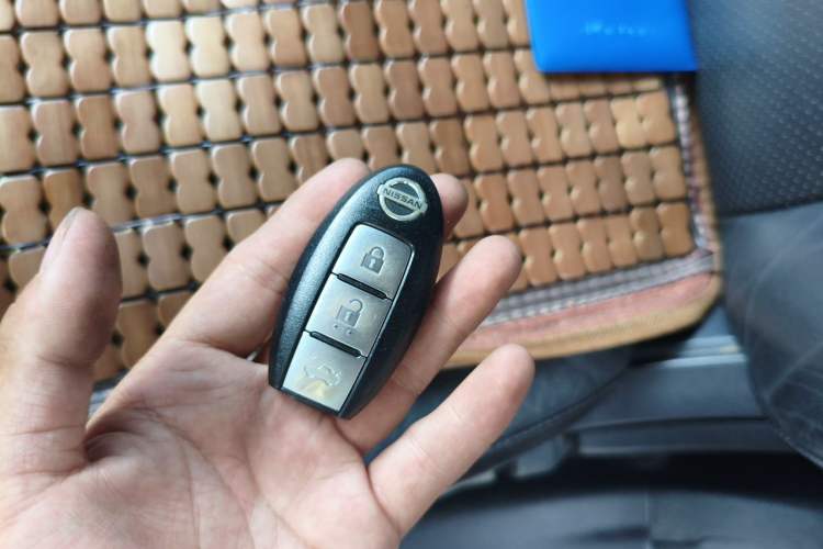 Used Nissan Sylphy 2019 1.6XV CVT Smart Connect Luxury Edition China VI Standard Vehicle Key