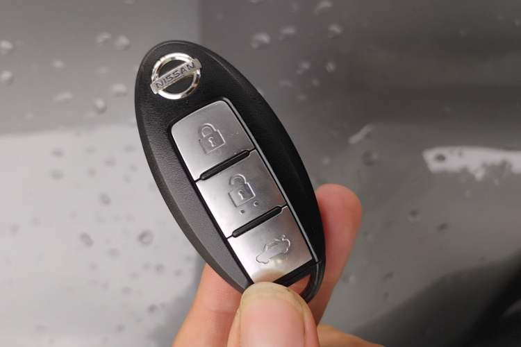 Used Nissan Sylphy 2019 1.6XV CVT Smart Connect Luxury Edition China VI Standard Vehicle Key