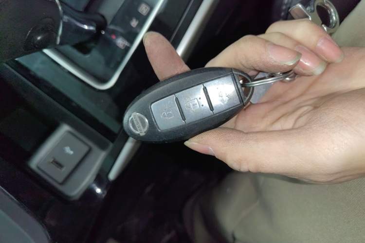 Used Nissan Sylphy 2019 1.6XV CVT Smart Connect Luxury Edition China VI Standard Vehicle Key