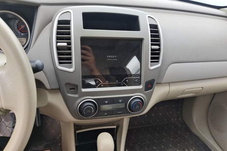 Used Nissan Sylphy 2019 Classic 1.6XE+ CVT SmartConnect Leading Edition Audio And AC Panel