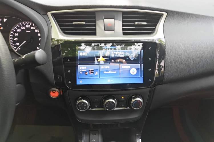 Used Nissan Sylphy 2019 1.6XV CVT Smart Connect Luxury Edition China VI Standard Audio And AC Panel