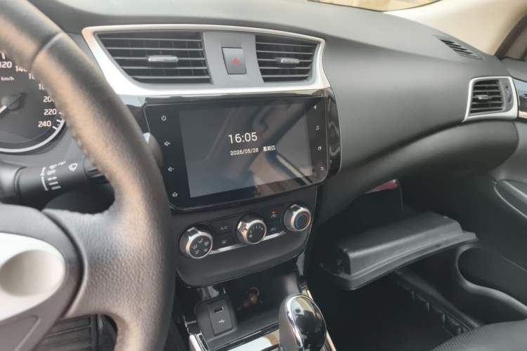 Used Nissan Sylphy 2019 1.6XV CVT Smart Connect Luxury Edition China VI Standard Audio And AC Panel