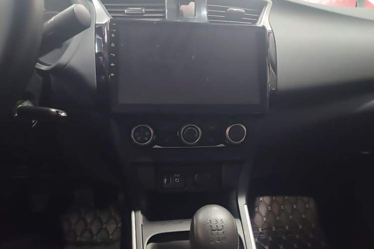 Used Nissan Sylphy 2019 Classic 1.6XE Manual Comfort Edition Audio And AC Panel