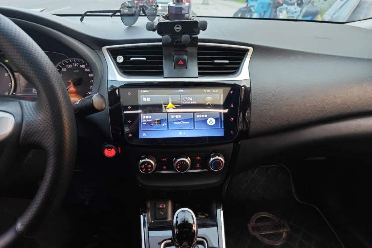 Used Nissan Sylphy 2019 1.6XV CVT Smart Connect Luxury Edition China VI Standard Audio And AC Panel