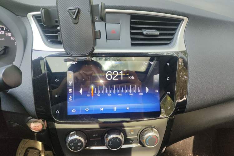 Used Nissan Sylphy 2019 1.6XV CVT Smart Connect Luxury Edition China VI Standard Audio And AC Panel