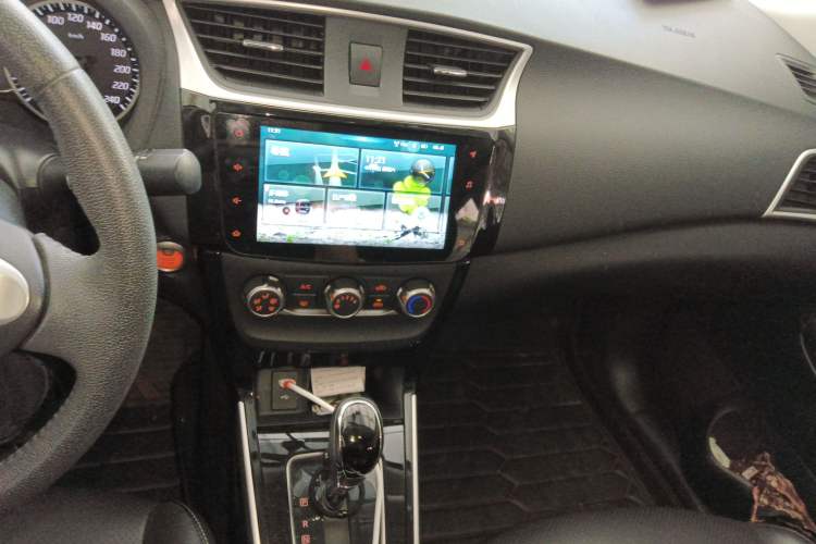 Used Nissan Sylphy 2019 1.6XV CVT Smart Connect Luxury Edition China VI Standard Audio And AC Panel