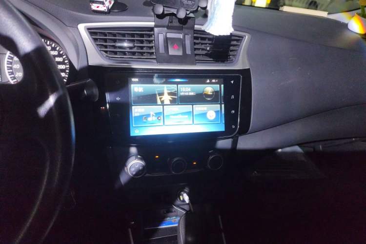Used Nissan Sylphy 2019 Classic 1.6XL CVT Luxury Edition Audio And AC Panel