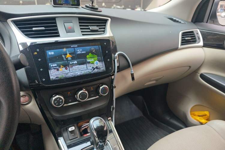 Used Nissan Sylphy 2019 1.6XV CVT Smart Connect Luxury Edition China VI Standard Audio And AC Panel