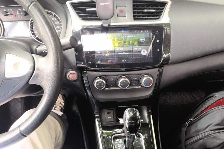 Used Nissan Sylphy 2019 1.6XV CVT Smart Connect Luxury Edition China V Standard Audio And AC Panel
