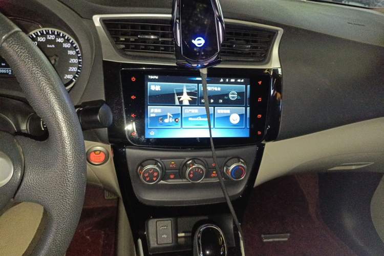 Used Nissan Sylphy 2019 1.6XV CVT Smart Connect Luxury Edition China VI Standard Audio And AC Panel