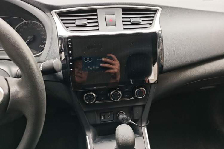 Used Nissan Sylphy 2019 Classic 1.6XE CVT Comfort Edition Audio And AC Panel