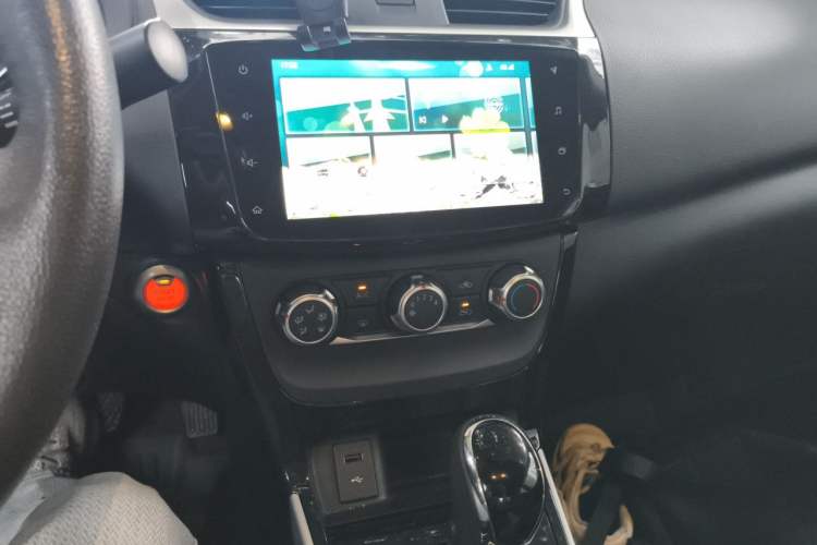 Used Nissan Sylphy 2019 1.6XV CVT Smart Connect Luxury Edition China VI Standard Audio And AC Panel