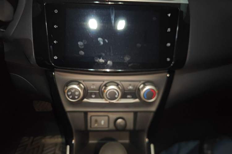 Used Nissan Sylphy 2019 Classic 1.6XL CVT Luxury Edition Audio And AC Panel