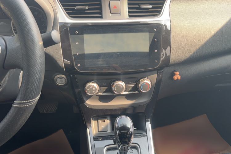 Used Nissan Sylphy 2019 1.6XV CVT Smart Connect Luxury Edition China VI Standard Audio And AC Panel