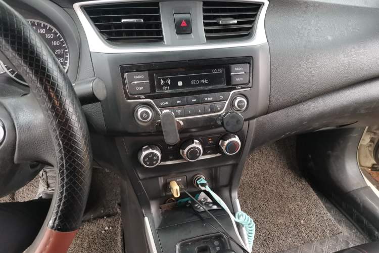 Used Nissan Sylphy 2019 Classic 1.6XE CVT Comfort Edition Audio And AC Panel