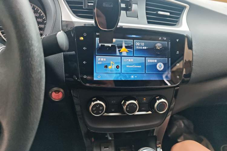 Used Nissan Sylphy 2019 1.6XV CVT Smart Connect Luxury Edition China VI Standard Audio And AC Panel
